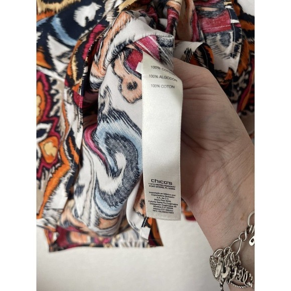 Chico's Womens Button Up Top Size 0 US 4 Ikat Scrolls No Iron Workwear Business‎ - Picture 10 of 11